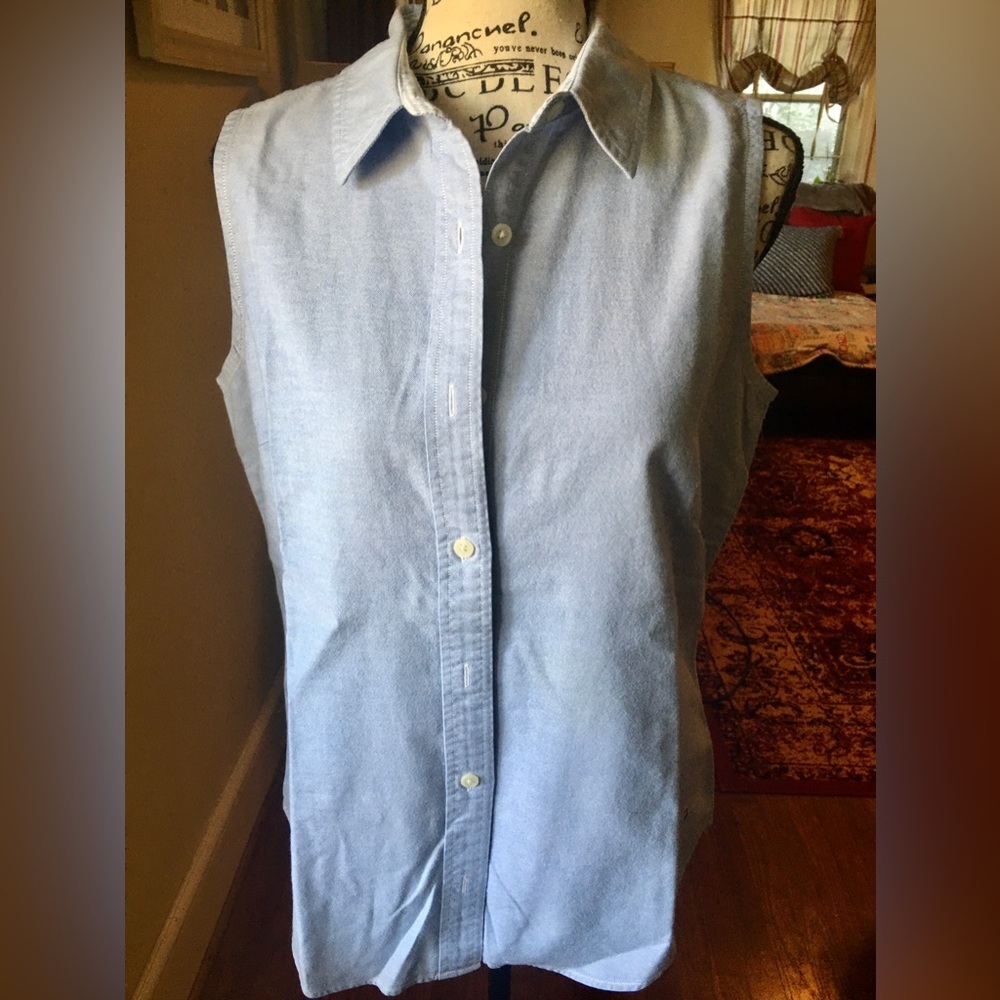 Tommy Hilfiger sleeveless cotton button down shirt